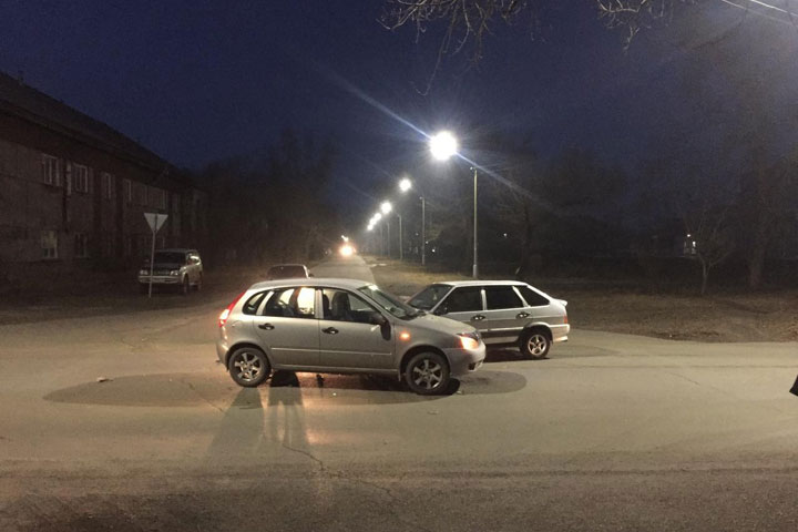 В Черногорске две автоледи не поделили дорогу 