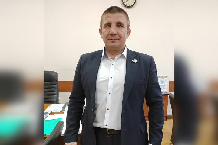 Депутат Олег Иванов принимает поздравления