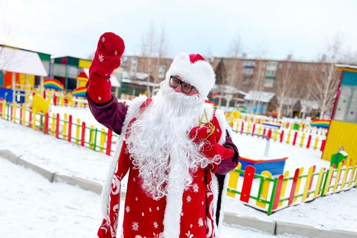 В детский сад «Тёма» заглянул Дедушка Мороз 