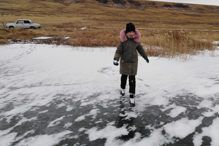 Озера близ Саяногорска полностью затянуло льдом