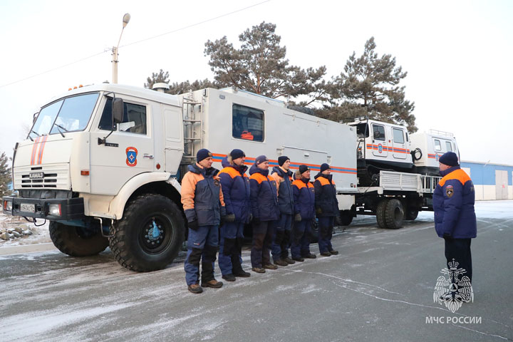 Спасатели МЧС выехали в Приисковое 