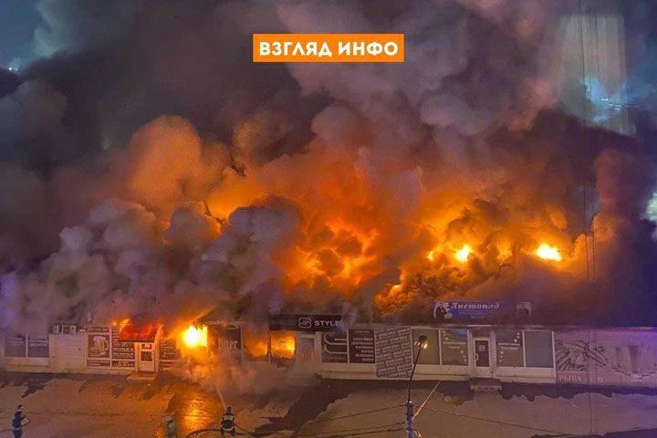 Крупный пожар бушевал в центре Минусинска 