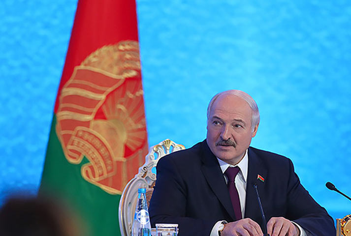 Лукашенко пообещал Шойгу отразить любую агрессию