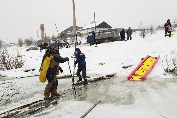 Со льдины спасли 36 рыбаков