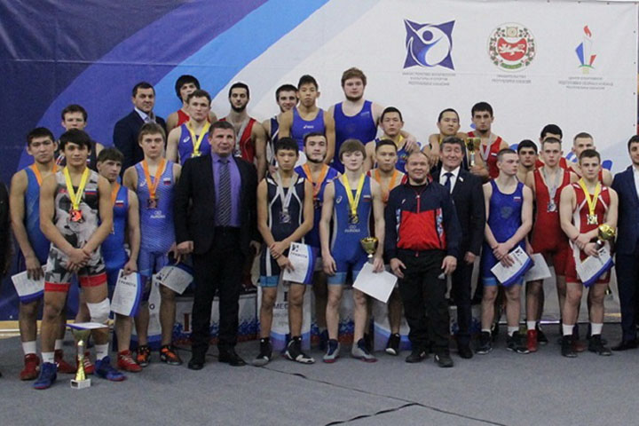 Борцы из Хакасии стали победителями всероссийских соревнований