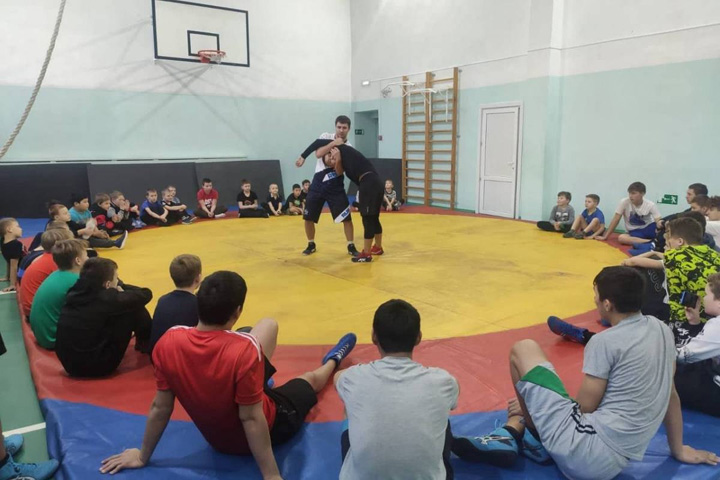 Партпроект «Детский спорт»: в Алтайском районе намерены возродить греко-римскую борьбу 