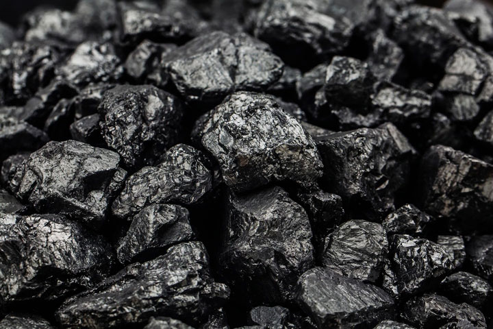 В Хакасии установили тарифы на уголь и дрова