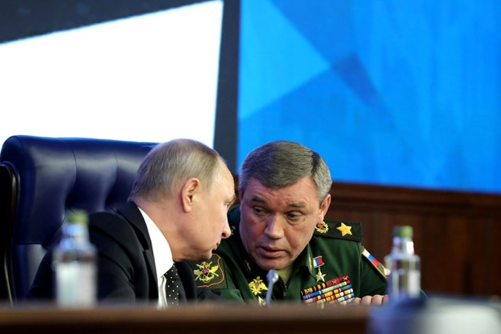 Военный эксперт раскрыл, зачем Путин встречался с Суровикиным и Герасимовым