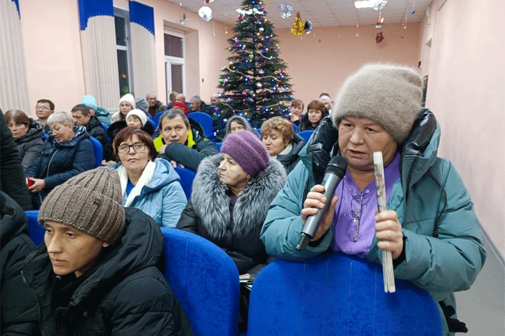 Глава Хакасии встретился с жителями Кирово