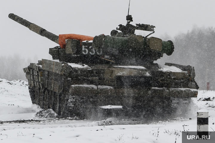 «Ростех»: поставки танков в зону СВО увеличились в десятки раз, боеприпасов — в сотни