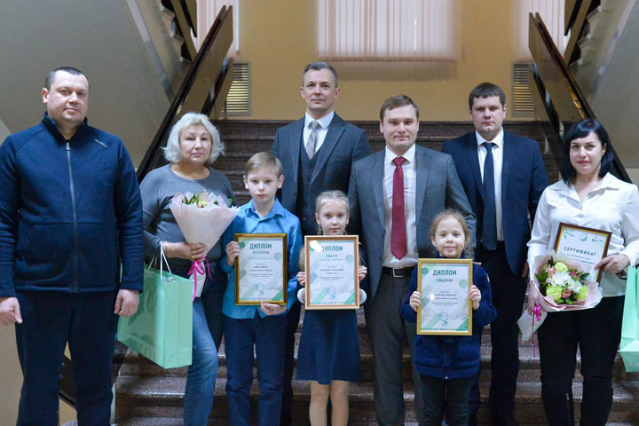 В Хакасии наградили призеров Международной детско-юношеской премии 