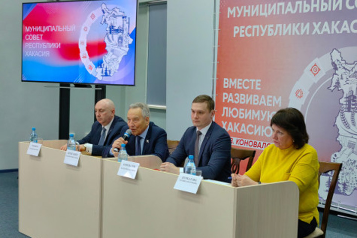 Владимир Штыгашев отметил огромную значимость нового Совета в Хакасии 