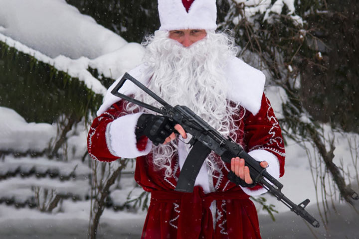 Подарок от бандеровцев: Дед Мороз объявлен объявлен диверсантом