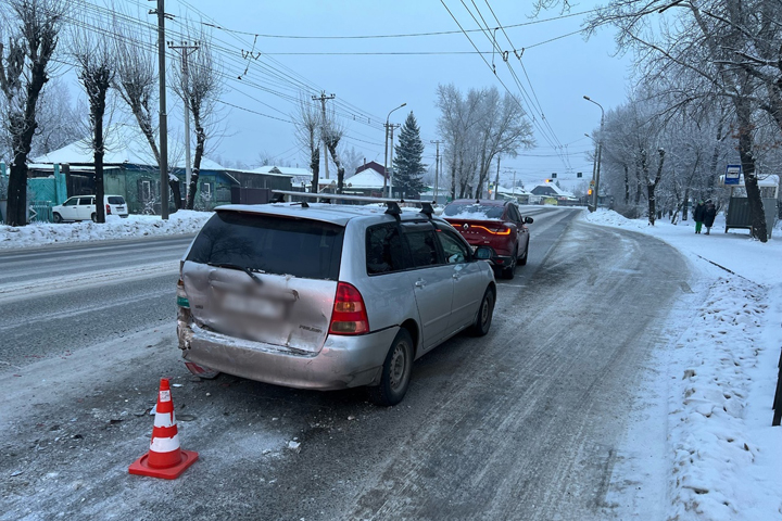 В Абакане по Аскизской пьяный водитель протаранил автомобиль с младенцем внутри 