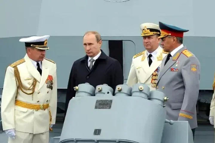 Путин принял участие в церемонии выхода на службу фрегата «Адмирал Горшков» с «Цирконами»