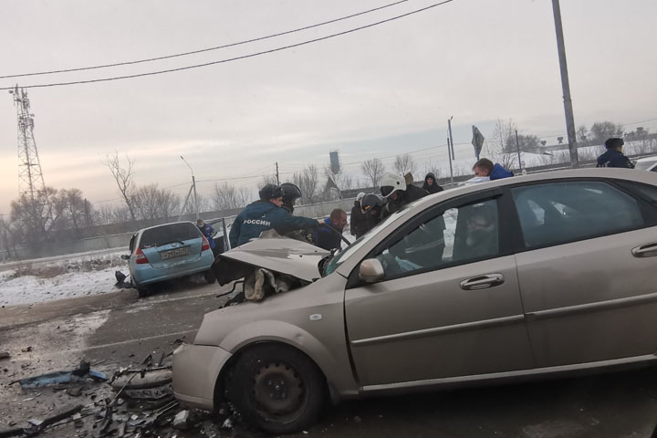 Очевидцы сообщают об аварии на выезде из Абакана 