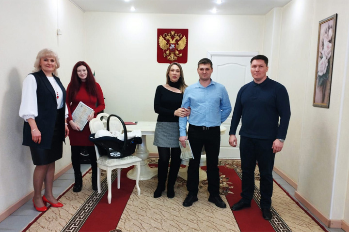 В Саяногорске зарегистрировали первых малышей 2023 года