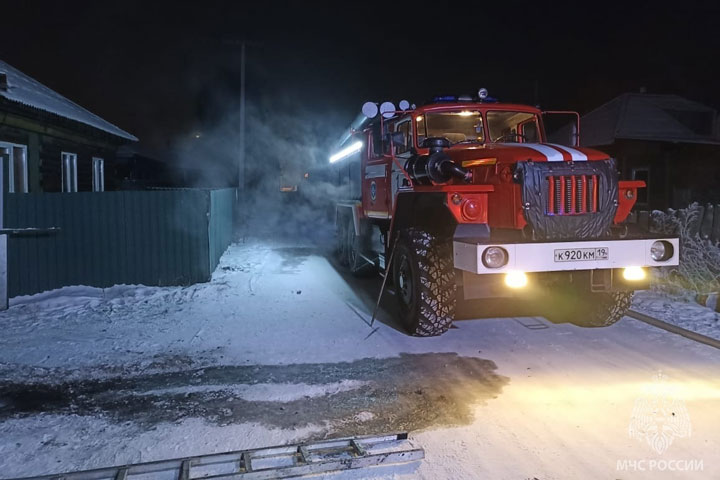 В Черногорске перекал печи привел к пожару 