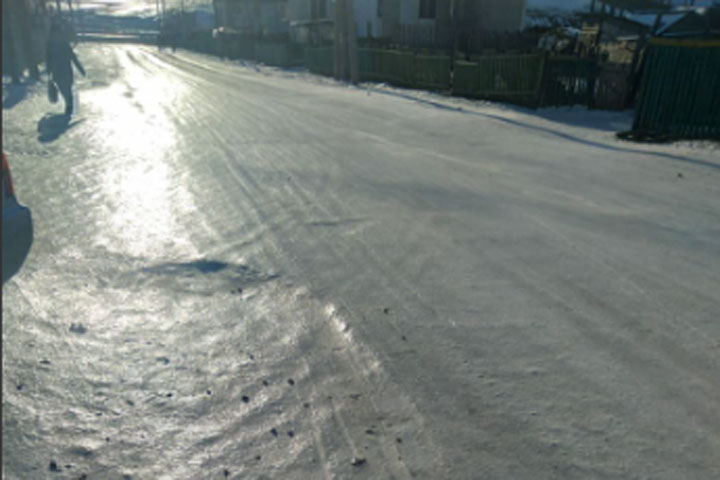 Жители поселка Аскиз пожаловались на стеклянные дороги