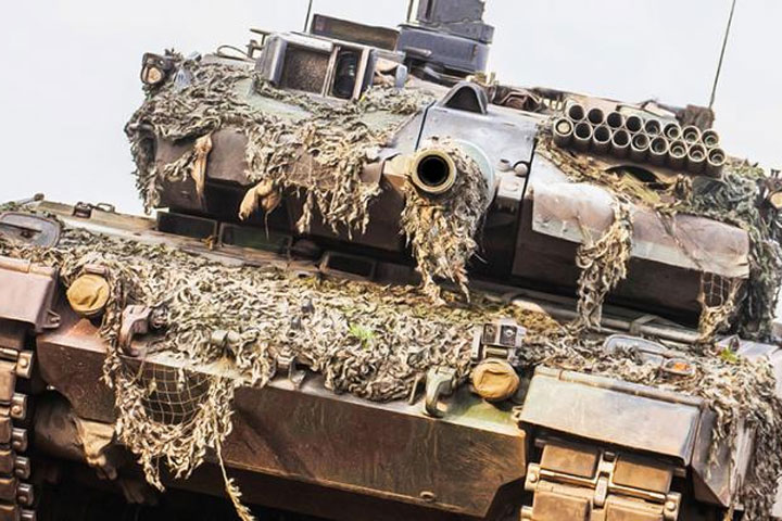 «Рамшайн» разглядывает Крым через танковые прицелы