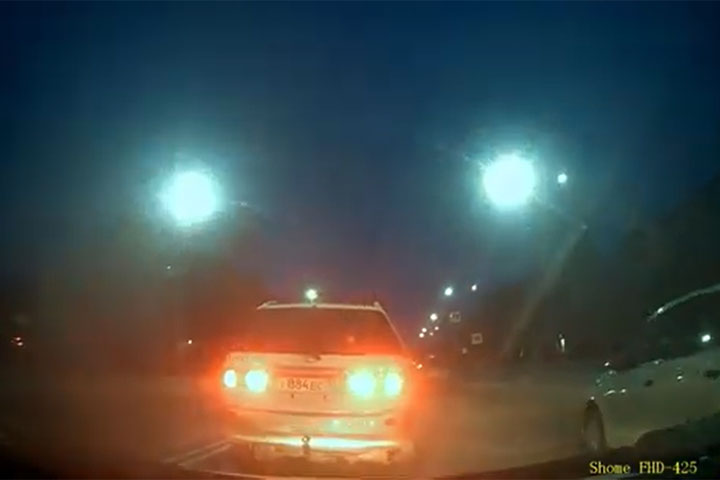 «Доска АНТИпочета»: автоледи в Черногорске лихо подрезала водителя и считает, что права