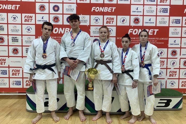 Всероссийские соревнования по дзюдо принесли Хакасии 5 медалей