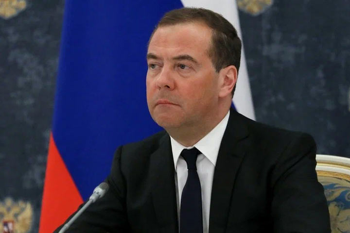 Ни танки, ни истребители не понадобятся: Медведев сделал предупреждение о третьей мировой