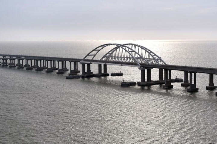 Крымский мост решено закрыть: Минтранс обосновал необходимость