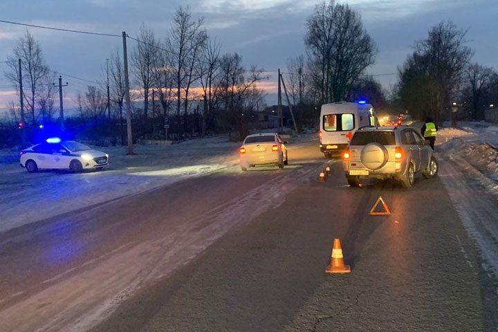 В Черногорске по Тихонова Toyota Rav 4 в час пик наехала на пешехода-нарушителя