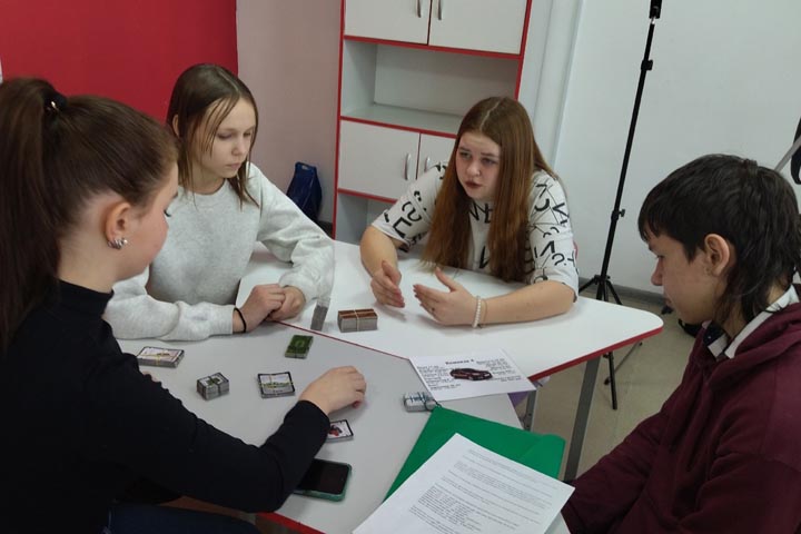 Школьников Алтайского района учат масштабировать свой бизнес 