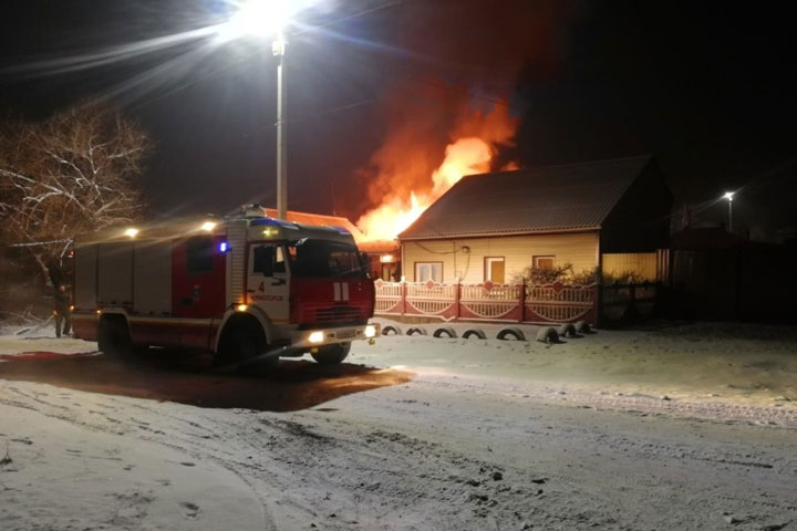 В Хакасии на крыше загоревшегося вагона нашли труп 