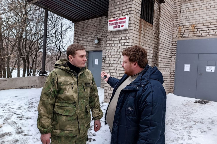 Валентин Коновалов посетил медучреждения вблизи передовой