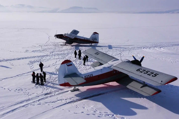 Зачем на Красноярское водохранилище приземлился АН-3 на лыжном шасси 