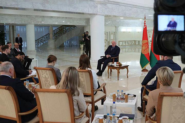  Что задумал Путин: Лукашенко прилетел отменить Беловежское соглашение?