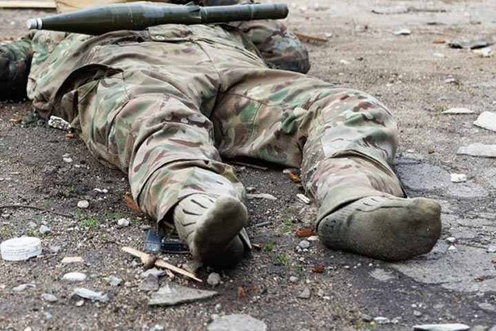 Стало понятно, почему «музыканты» снимают натовские ботинки с убитых украинских солдат