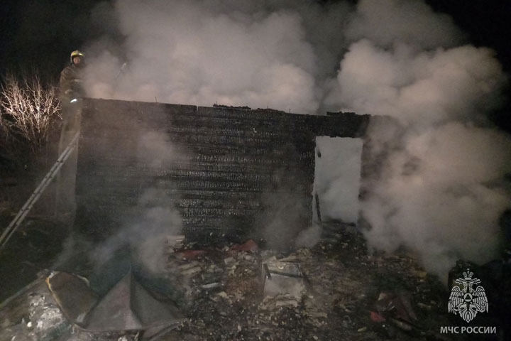 В Аскизском районе на пожаре погибли 4 человека, в том числе ребенок