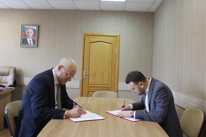 Между Минобрнауки Хакасии и министерством молодежи, спорта и туризма ДНР подписано соглашение 