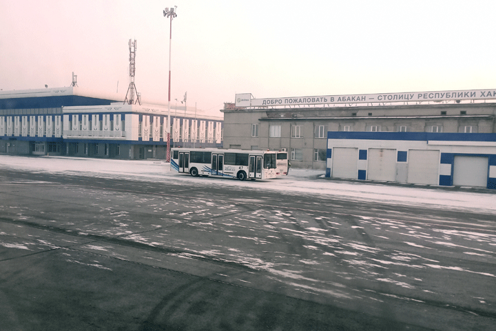 Непогода заставила работать аэропорт Абакан вне расписания
