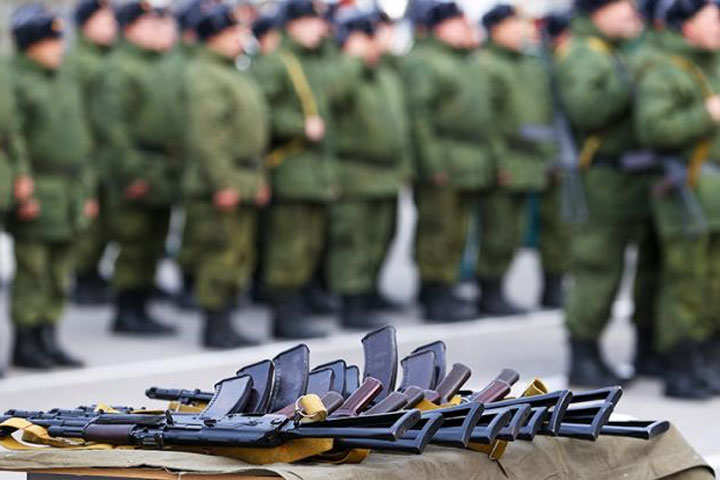 Российских чиновников хотят отправить на военную подготовку