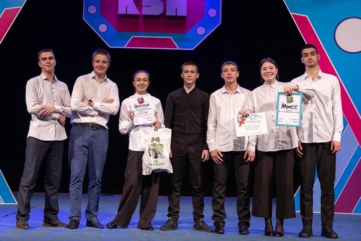 Студенты Черногорского техникума признаны лучшими квнщиками
