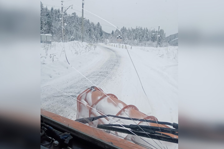 «ДСК 77»: снегопад проверил на прочность дорожников в Хакасии