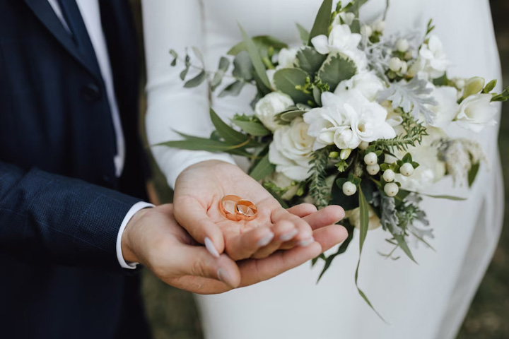 Свадебный бум случился в Хакасии в пятницу