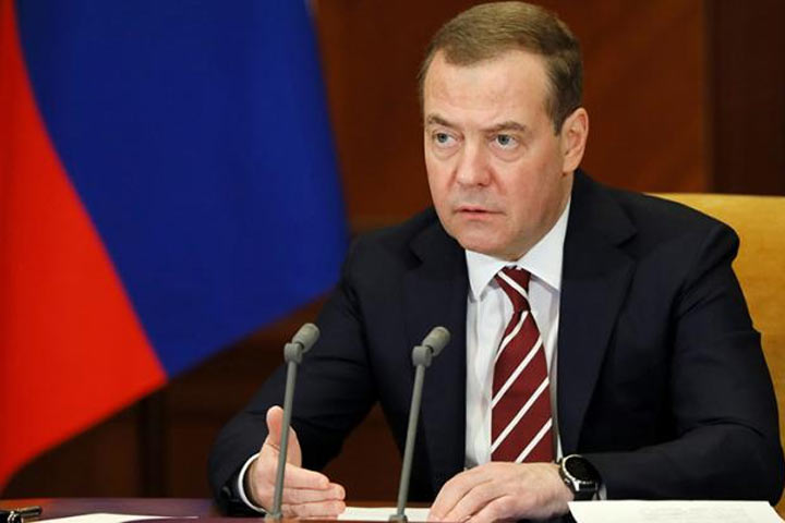 Дмитрий Медведев: «Велик соблазн раздавить Россию»