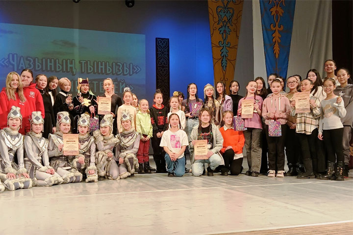 В конкурсе хакасского танца приняли участие более 200 детей и подростков 