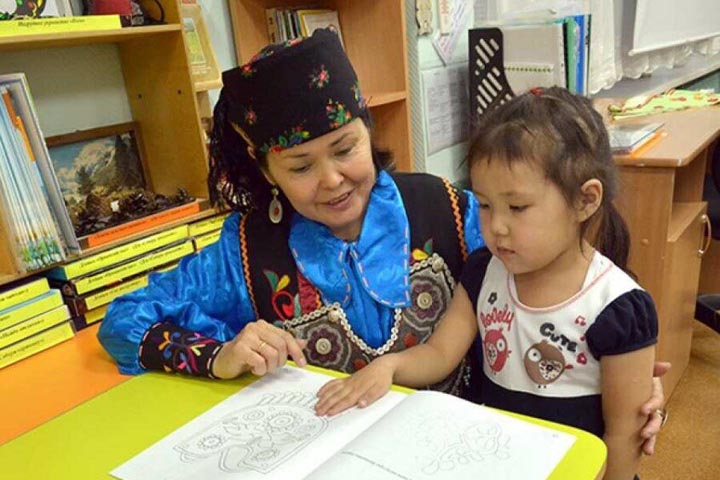 В Алтайском районе выявят лучшего учителя, владеющего хакасским языком