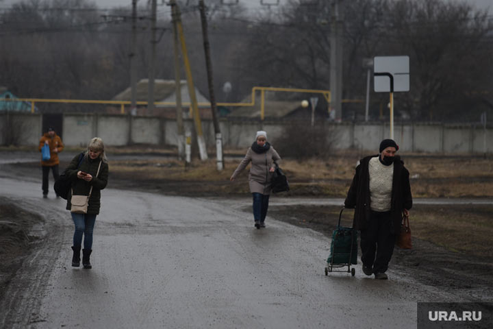 Жители Донбасса массово бегут в Россию
