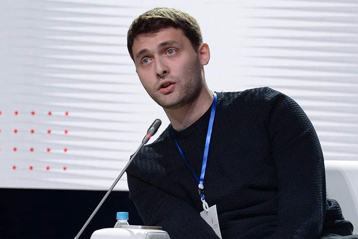 Суд заочно арестовал журналиста Красильщика по делу о фейках о ВС РФ