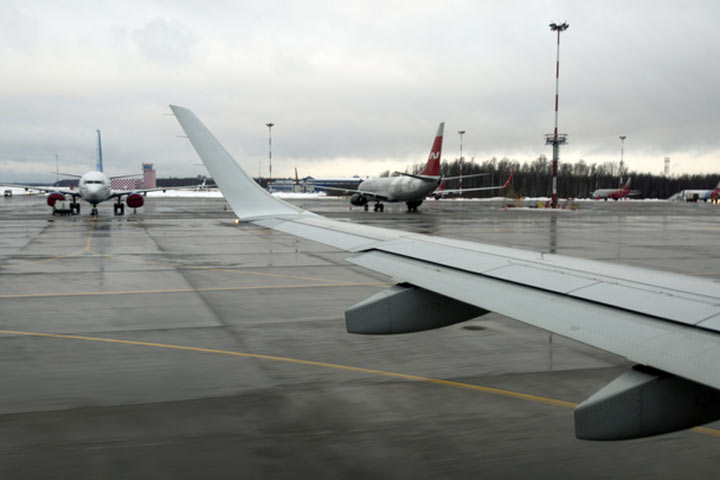 Самолёт не смог взлететь: В аэропорту Новосибирска случилось ЧП