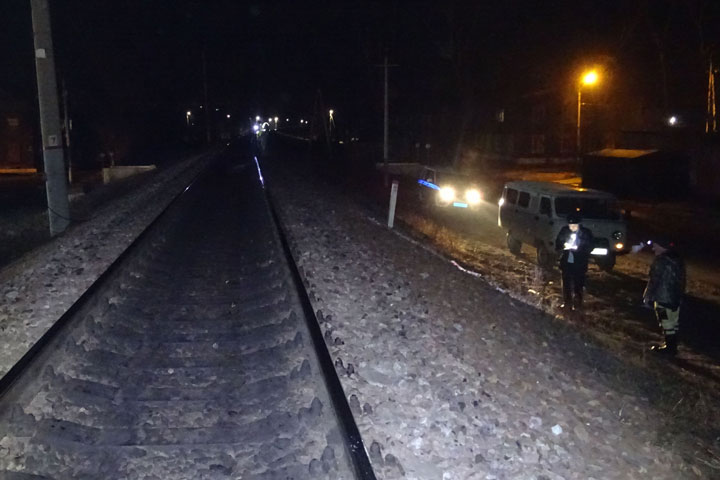В Абакане женщина не успела убежать от приближающегося поезда 