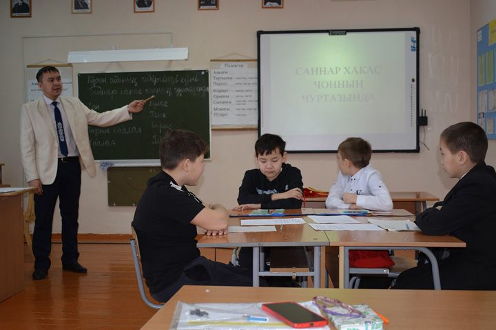 Школьники Алтайского района приняли участие в оценочных процедурах по хакасскому языку